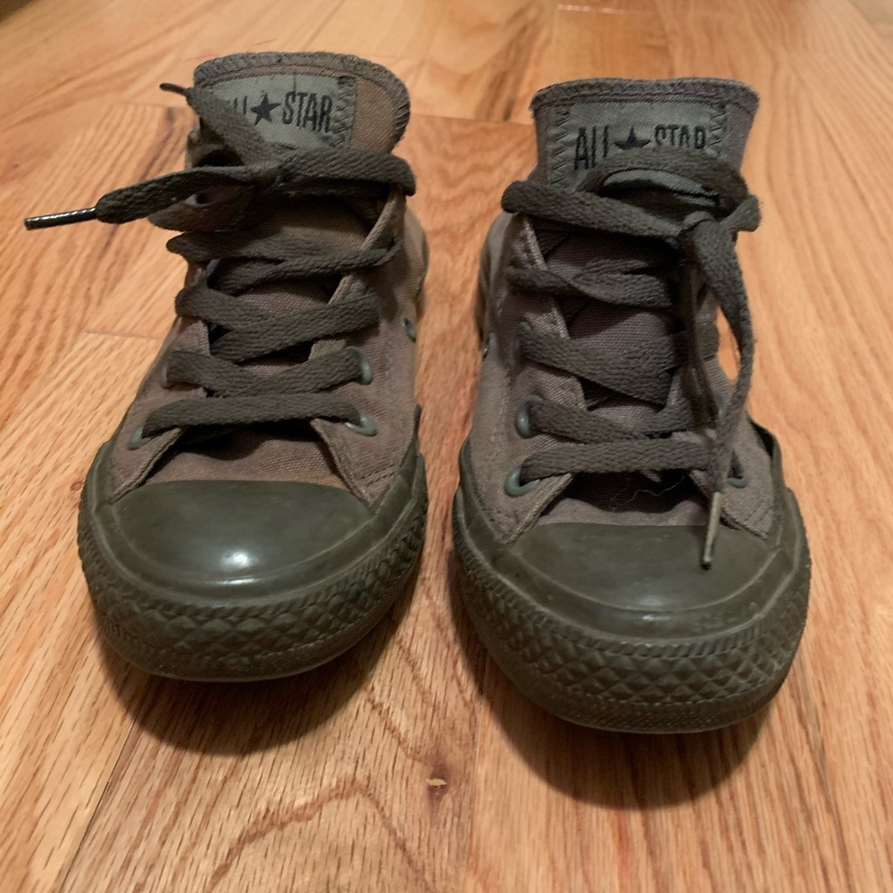 Grey converse size 6 (36.5)